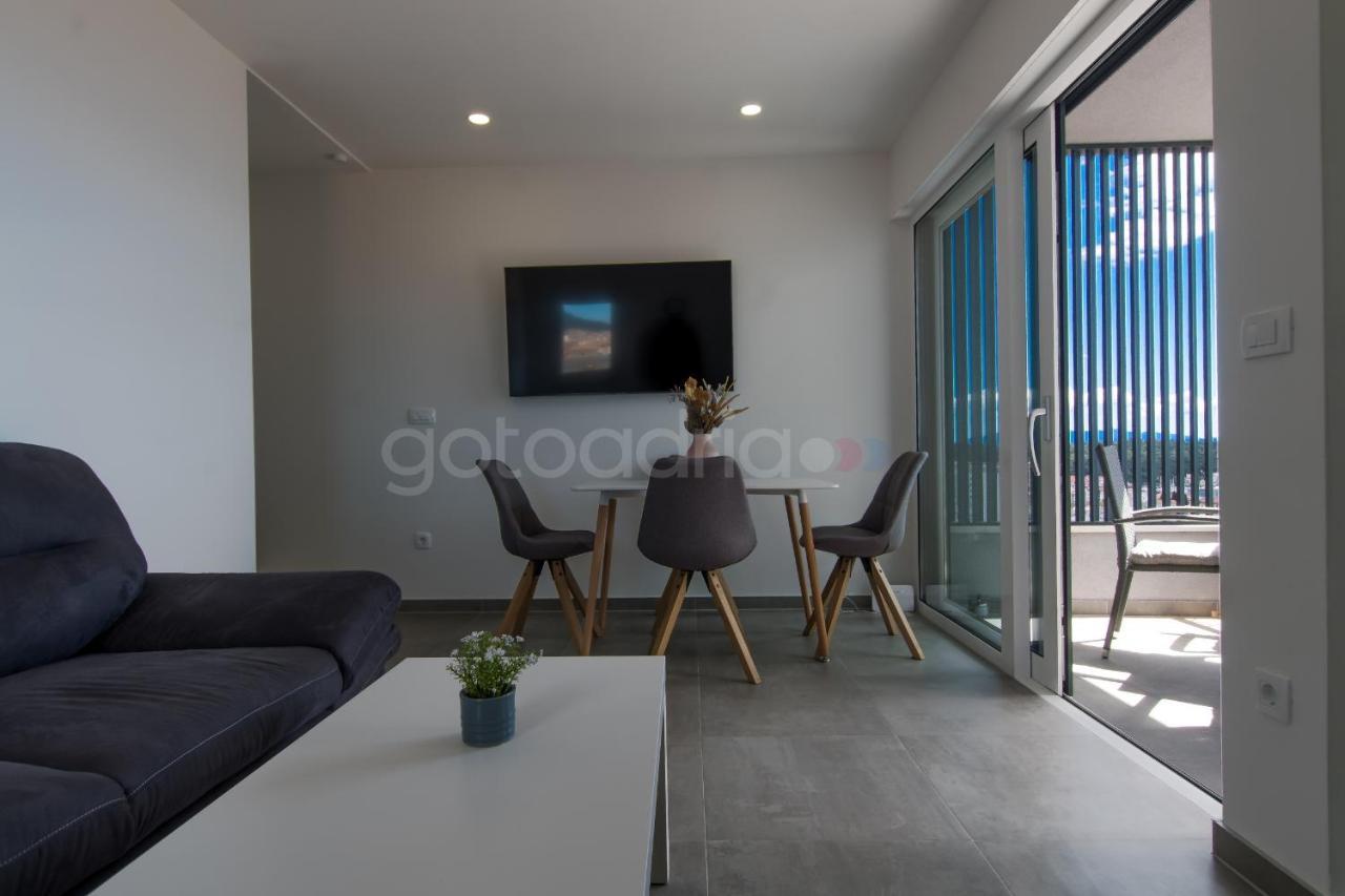 Sea View Apartments Diana Макарска Екстериор снимка