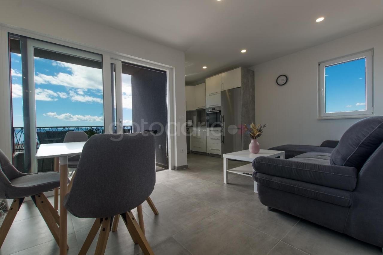 Sea View Apartments Diana Макарска Екстериор снимка