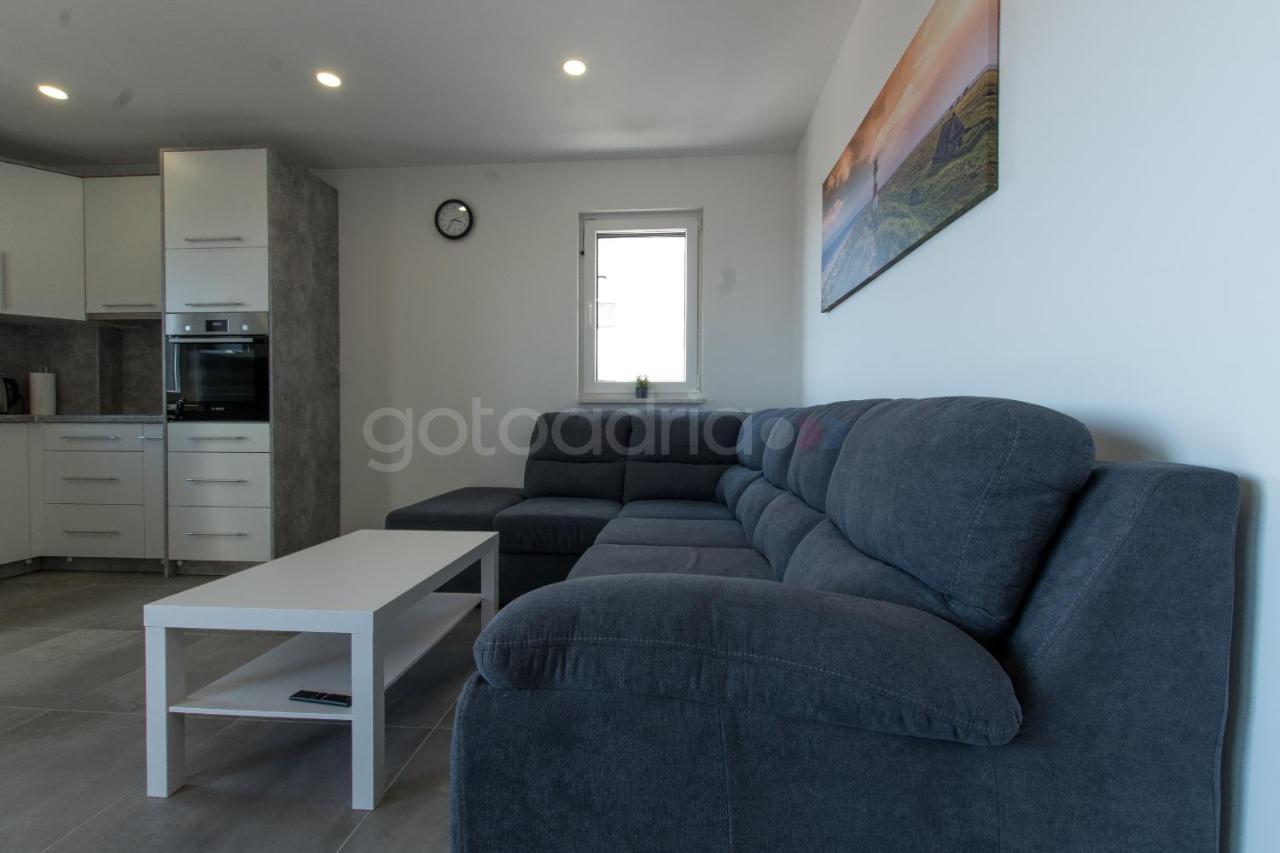Sea View Apartments Diana Макарска Екстериор снимка