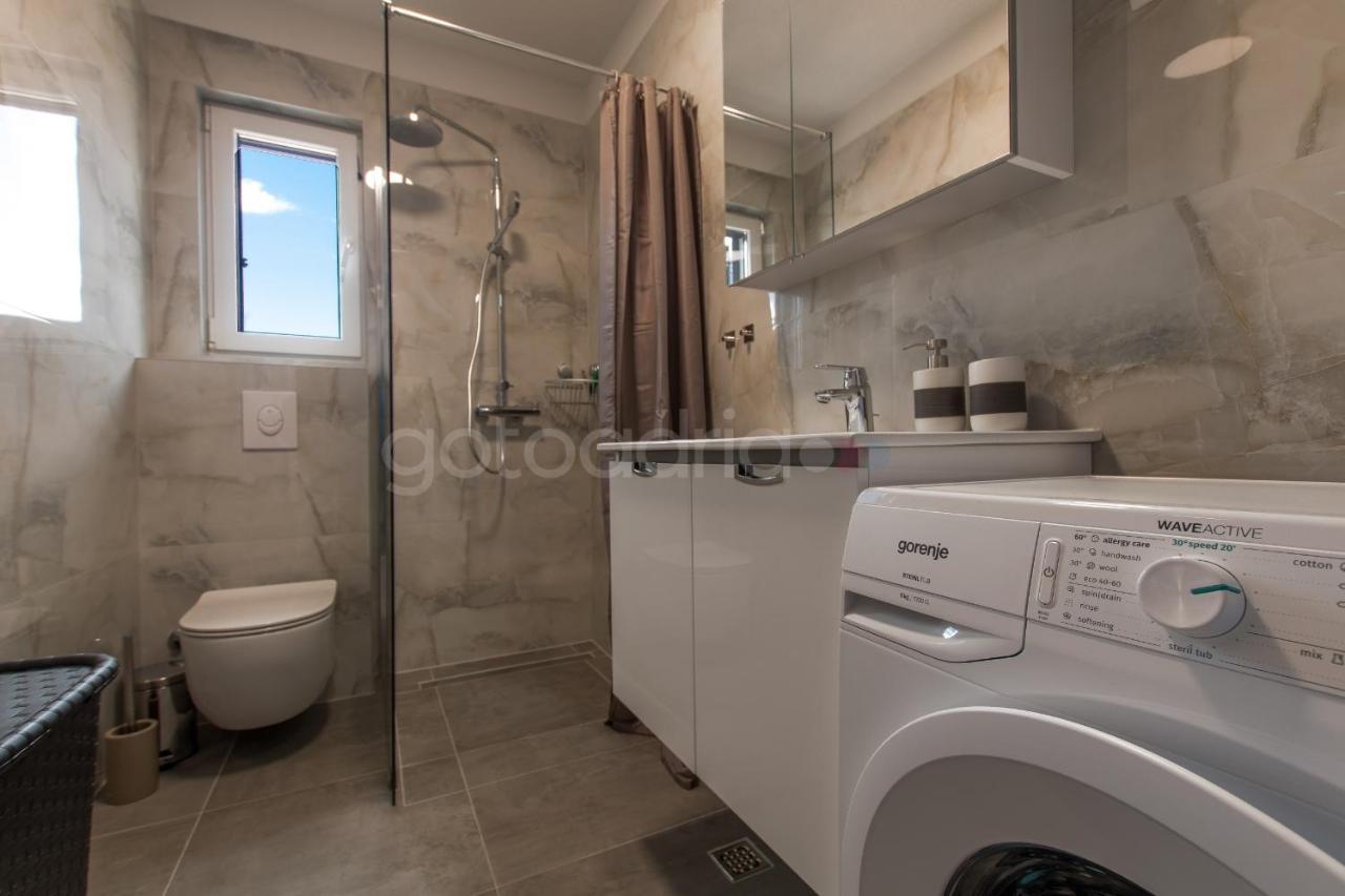 Sea View Apartments Diana Макарска Екстериор снимка