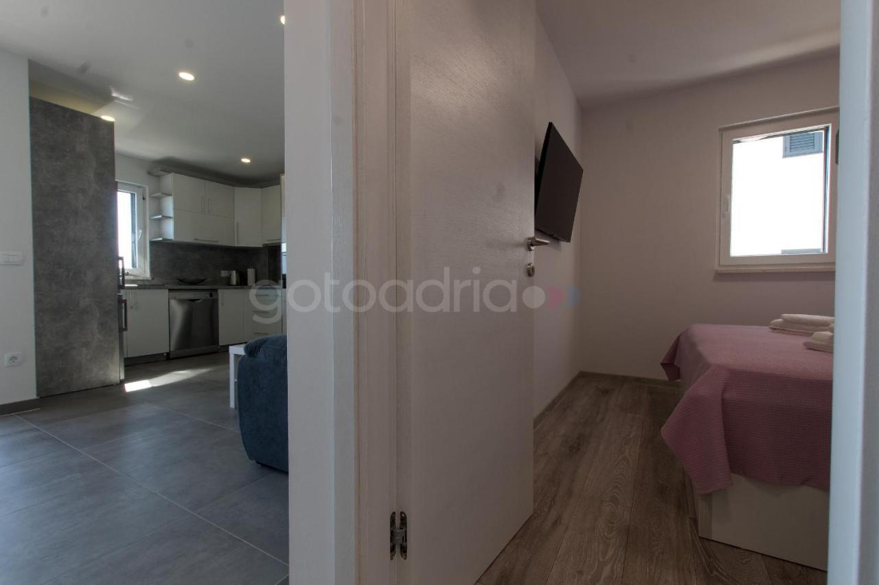 Sea View Apartments Diana Макарска Екстериор снимка