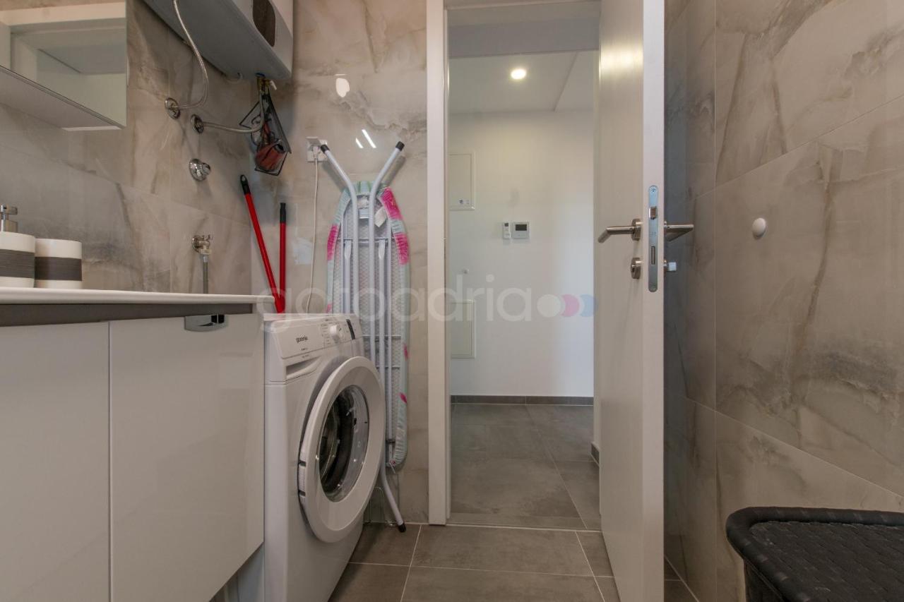 Sea View Apartments Diana Макарска Екстериор снимка