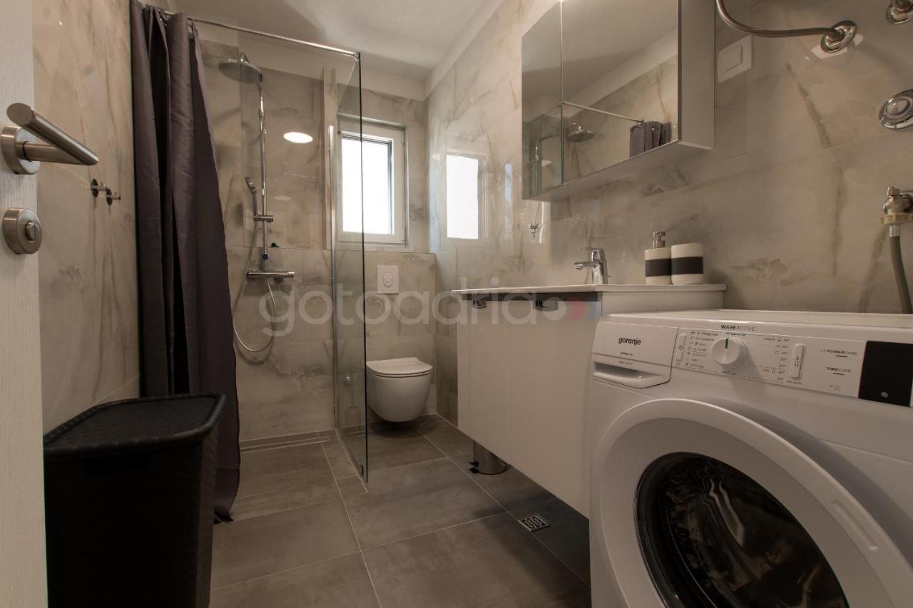 Sea View Apartments Diana Макарска Екстериор снимка